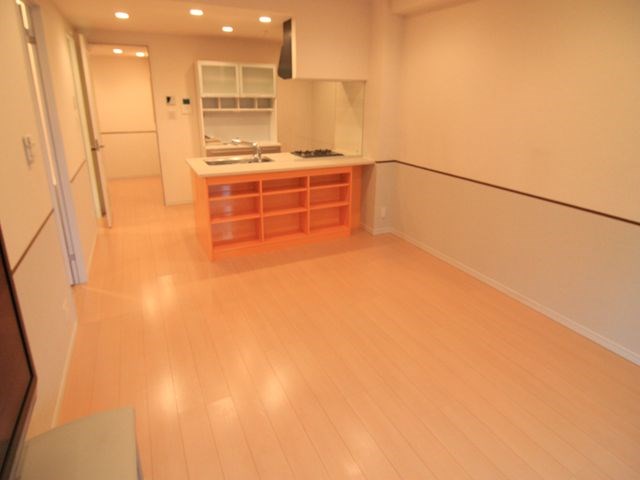 ロイヤルパークス新田 リビング