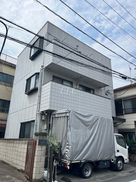 プチシャトー  301号室 外観