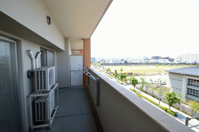 ロイヤルパークス新田 ベランダ