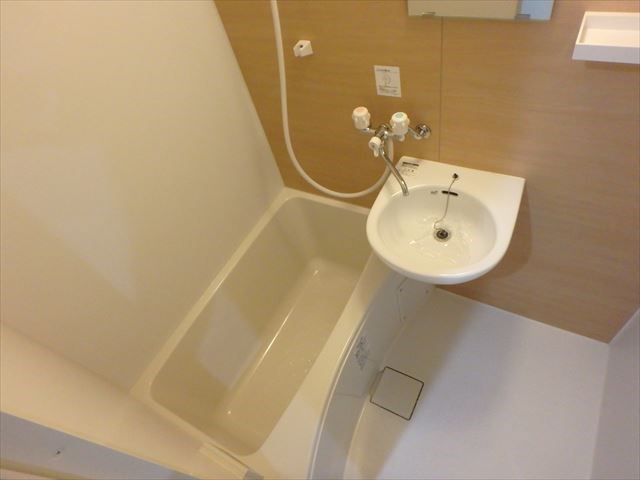 フラットウェルズ 風呂画像