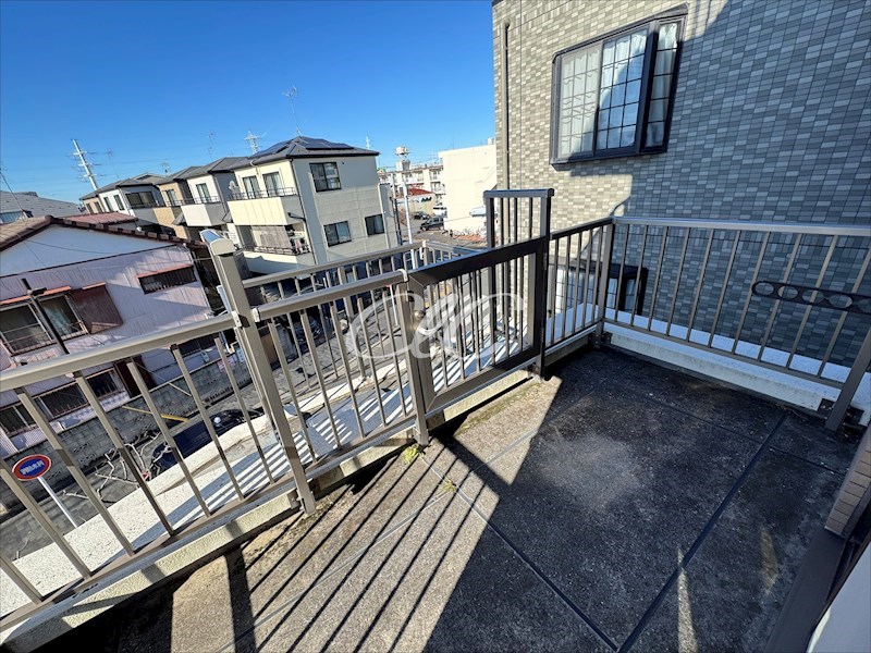 サル・ドュ・セジュール  ベランダ