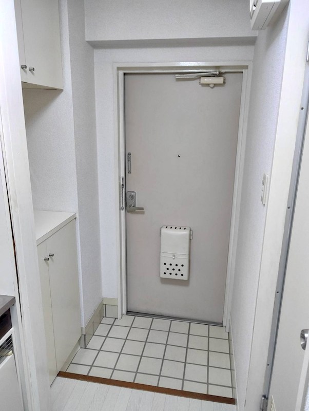 メゾンツカモト 玄関