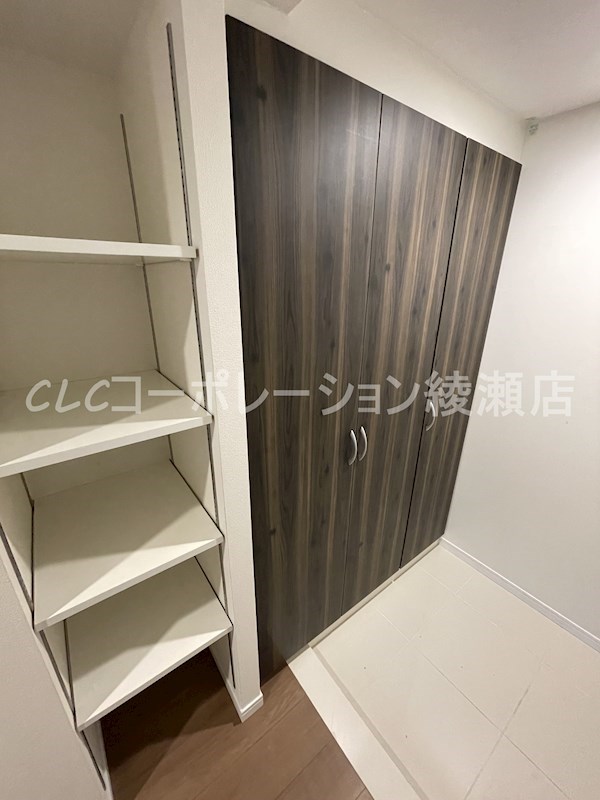 ラフィスタ北綾瀬  玄関