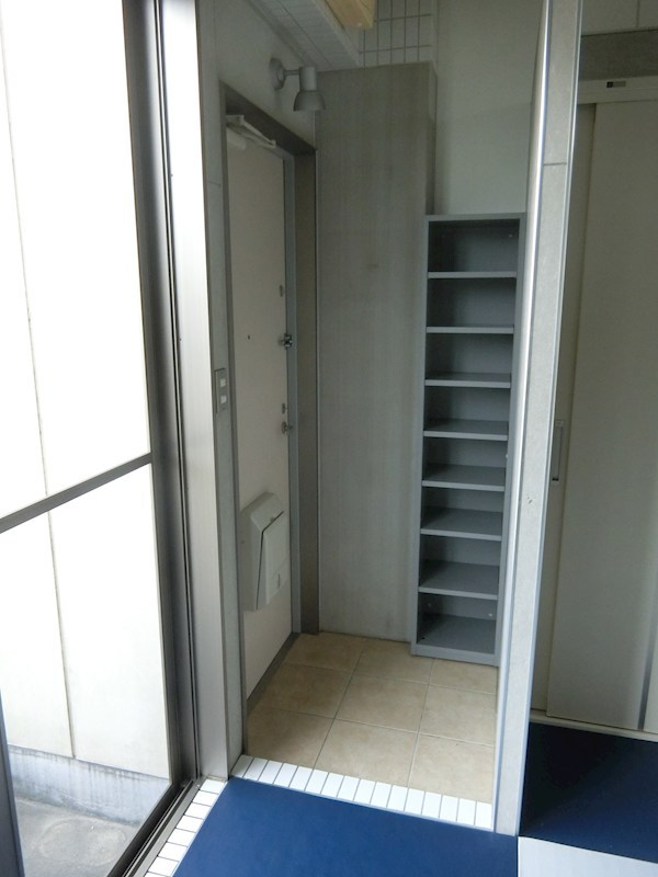 ハイサルーン 玄関