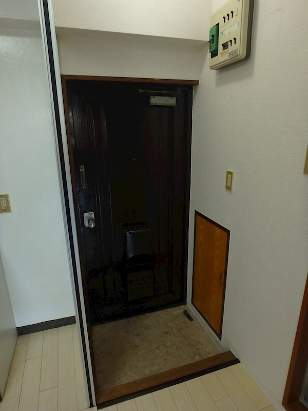 マンション吉岡第３ 玄関