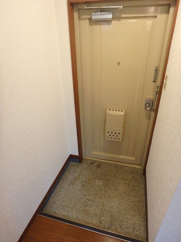 原西ビル 玄関