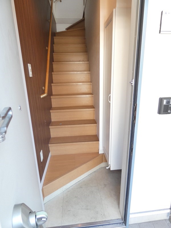 宝ルーセントA 玄関