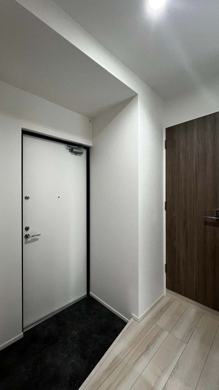 ルミーク根岸 玄関