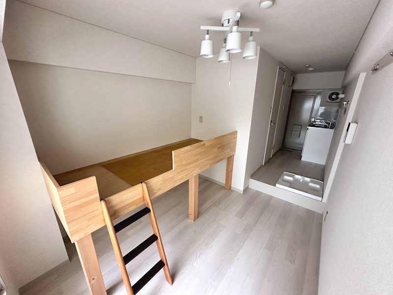 モア３ リビング