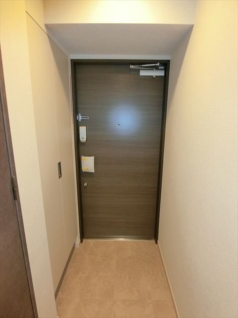 プラウドフラット三越前イースト 玄関