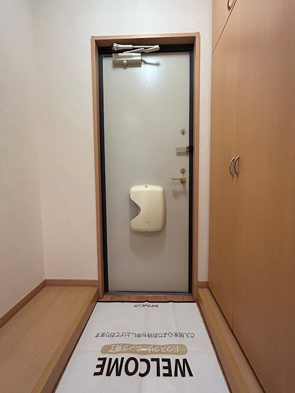 Reveur本一色  玄関
