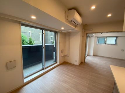 クレストコート綾瀬 リビング