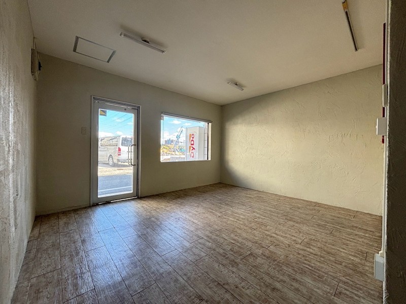 中川田中ビル ベッドルーム