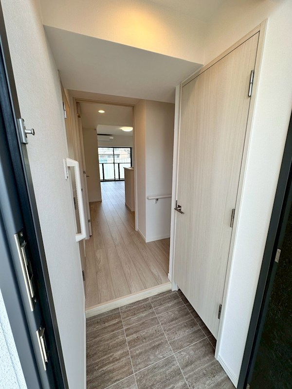 Alivis西葛西sulista 玄関