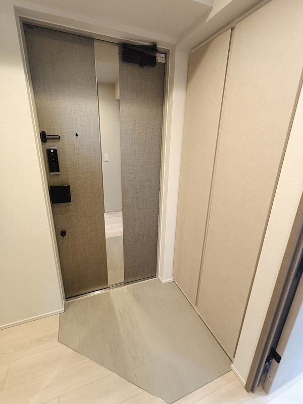 ザ・ライオンズフォーシア町屋 玄関