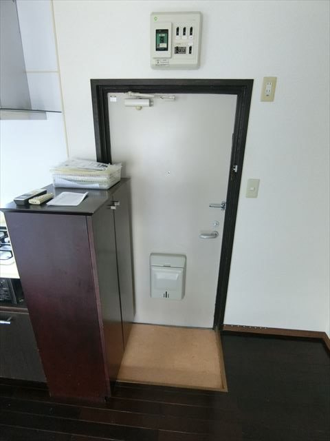 ハローレジデンス東大前 玄関