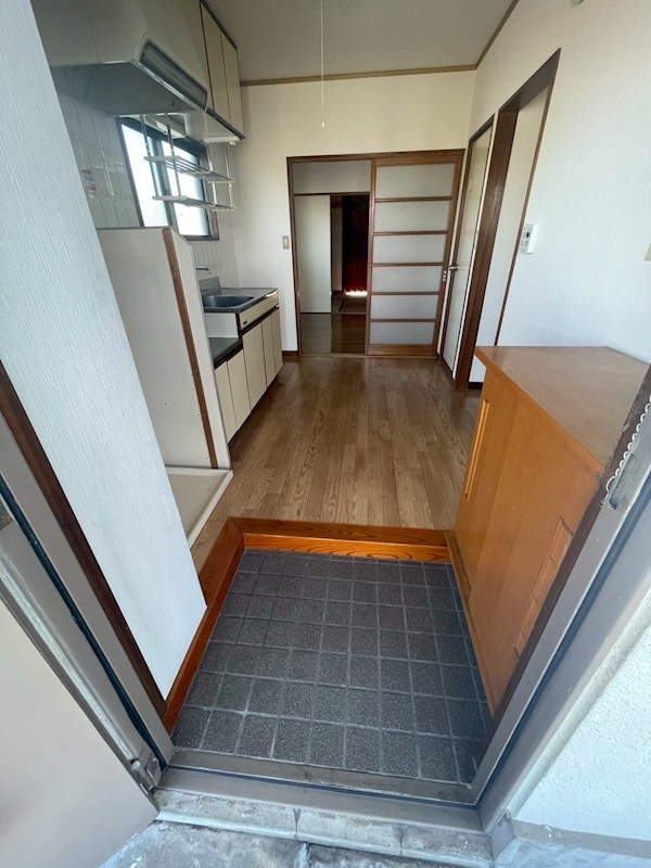 岸ペナテス 玄関