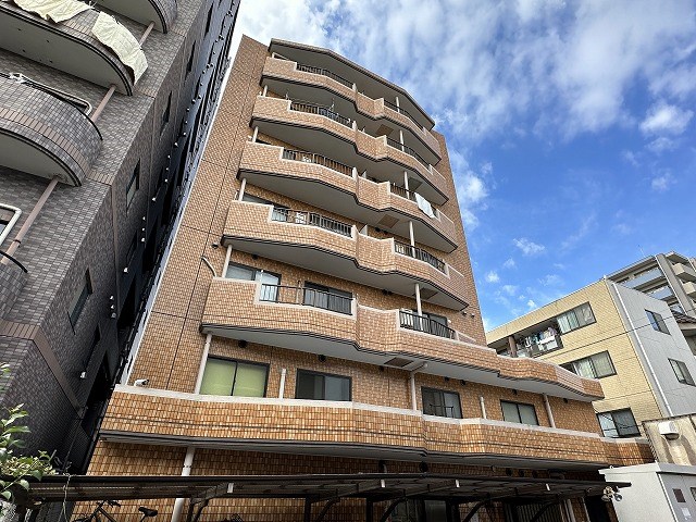 ロイヤルプリンス 305号室 外観