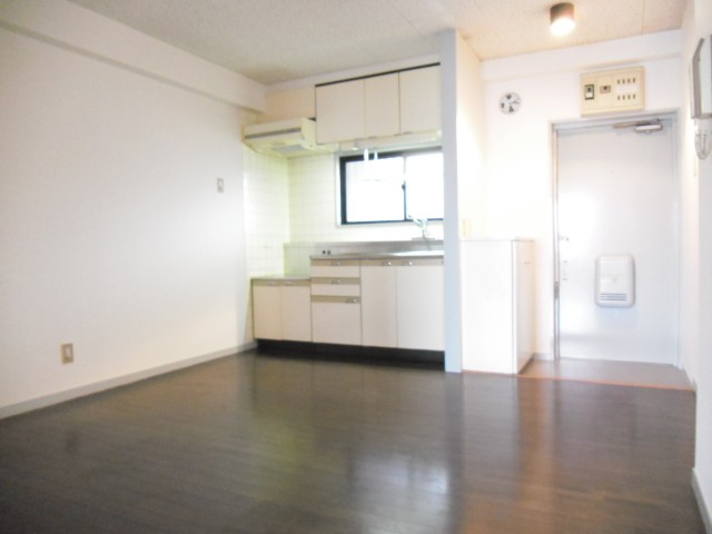 グランドール川秋 リビング