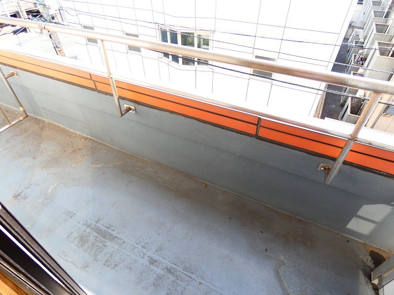 グランドール川秋 ベランダ