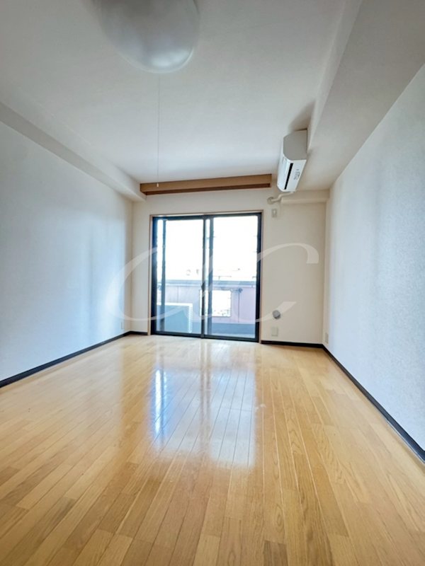 アルバティアラ リビング