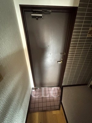 波田野マンション 玄関