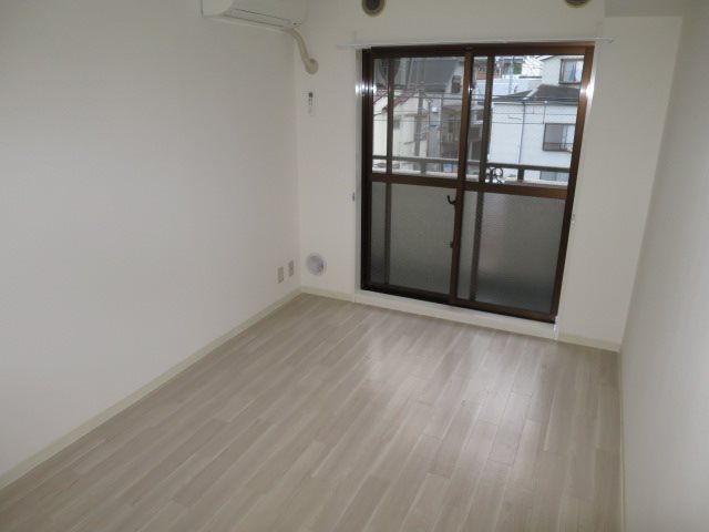 ジョイフル上中里 リビング