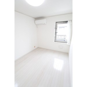 リブ六町 ベッドルーム