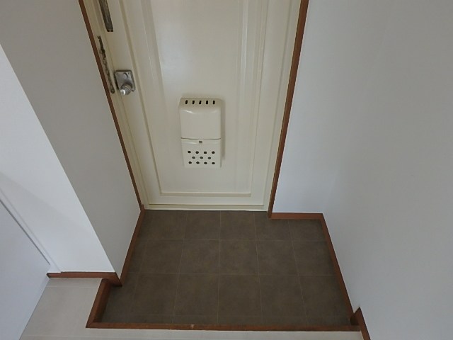 ハイブリード 玄関