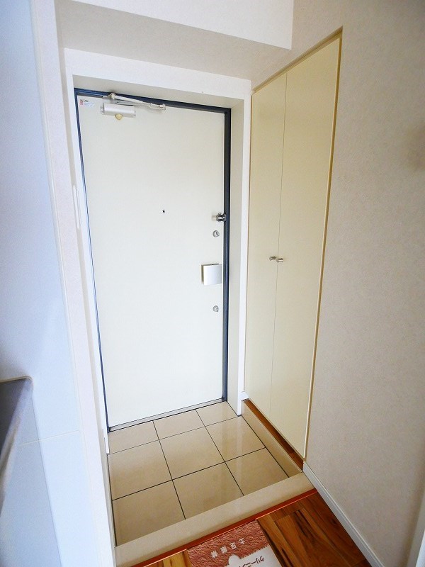 ウエストヴァイン 玄関