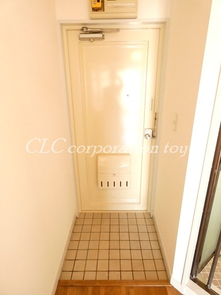 シャトレー山崎 玄関