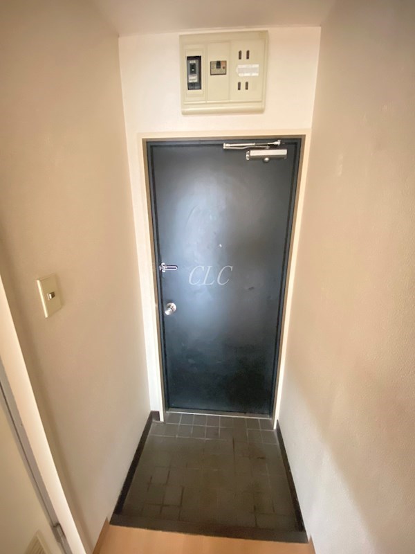 第2ビラ京松丸ビル 玄関