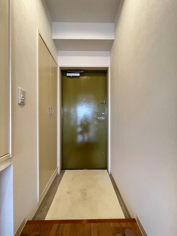 ライヴス行徳  玄関