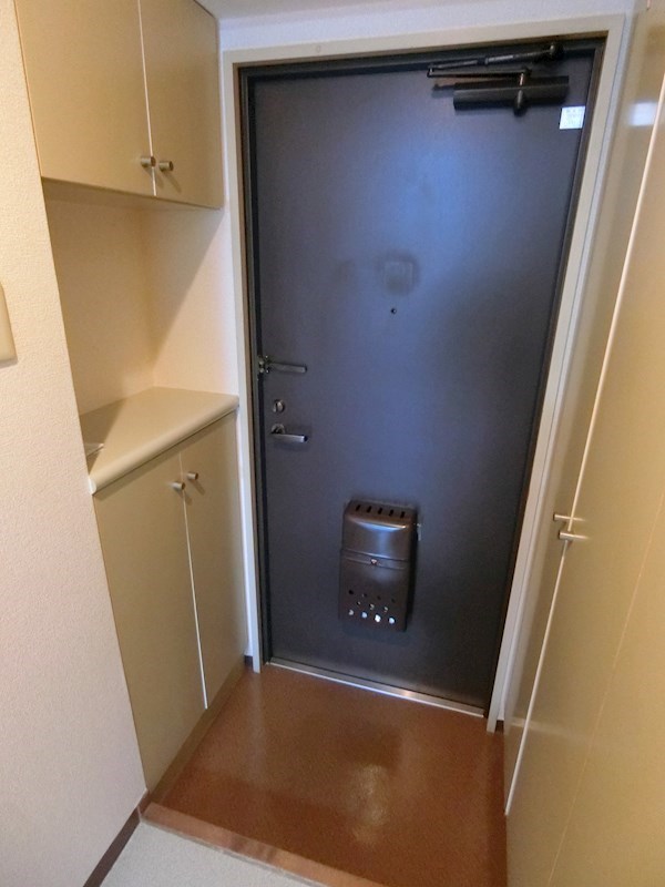 ライオンズマンション西小岩第３ 玄関