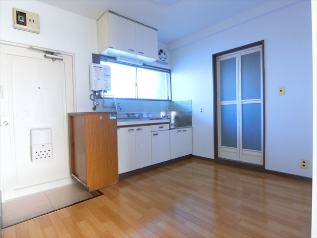 新井ビル リビング