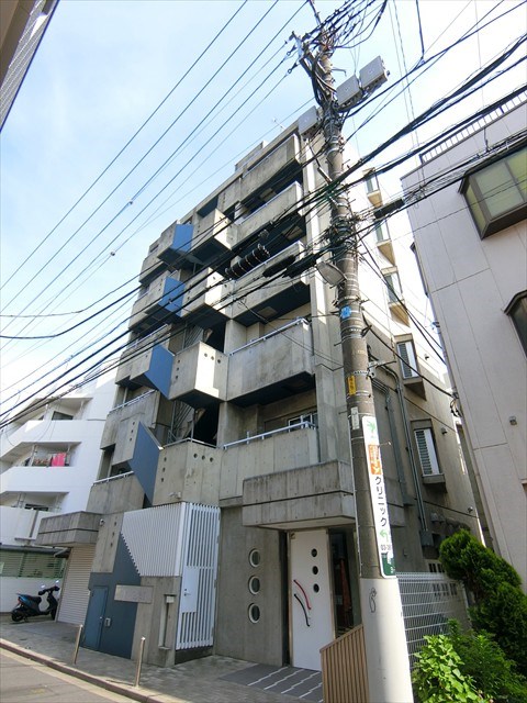 Riva 3  外観