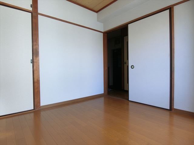 高橋ビル ベッドルーム