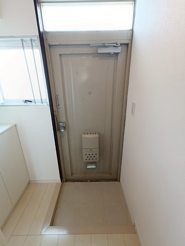町屋７ビル 玄関