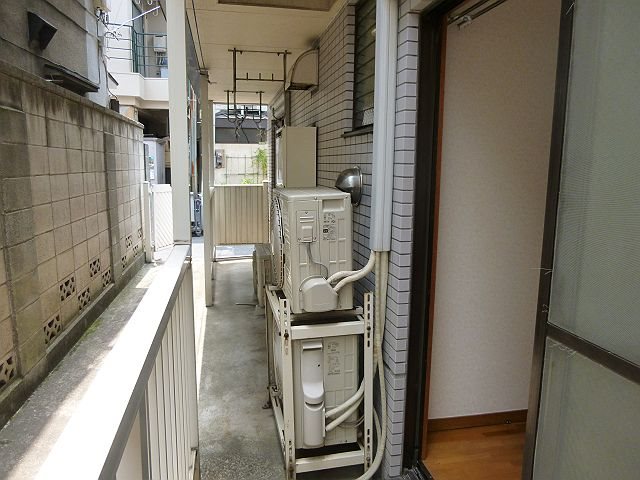 シャンクローネ　タウエモン ベランダ