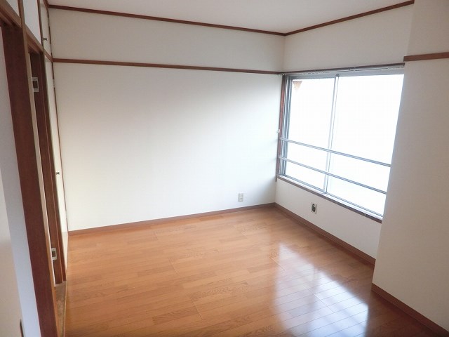 ハイブリード   ベッドルーム