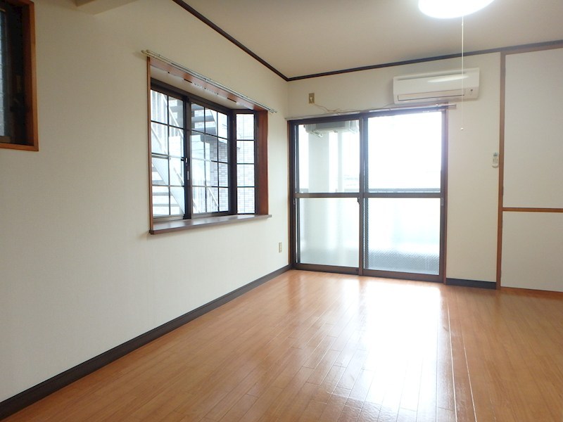 エルムーントビサン ベッドルーム