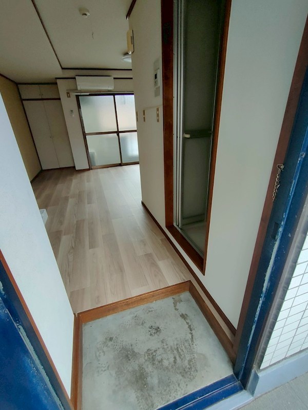 菅原コーポ  玄関