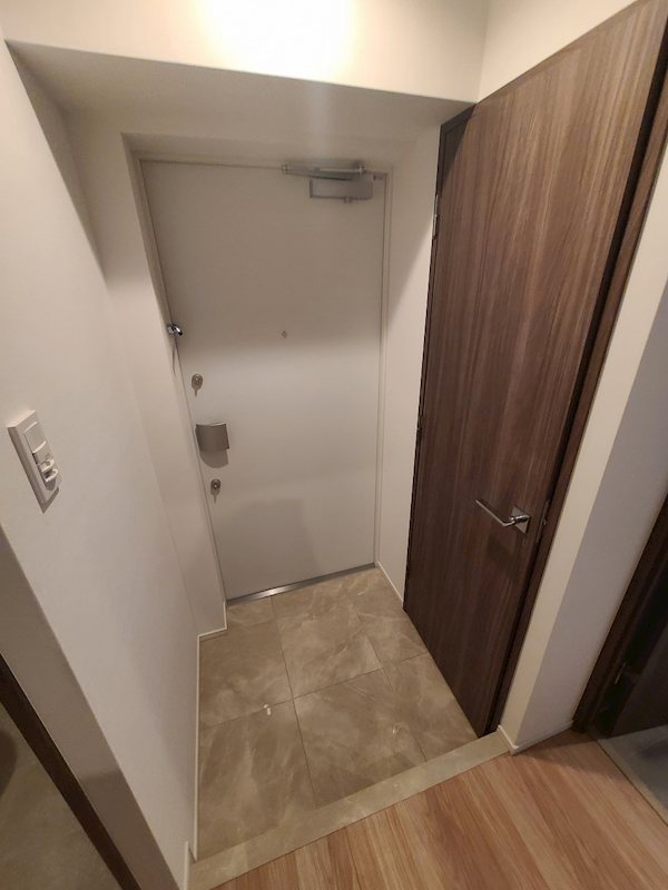 コンフォリア・リヴ平井ＭＵＴＩＯ 玄関