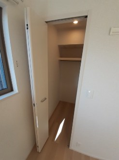 ロワン　グリシーナ その他3
