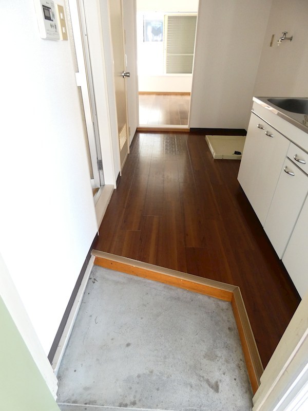 ジュネス行徳 玄関