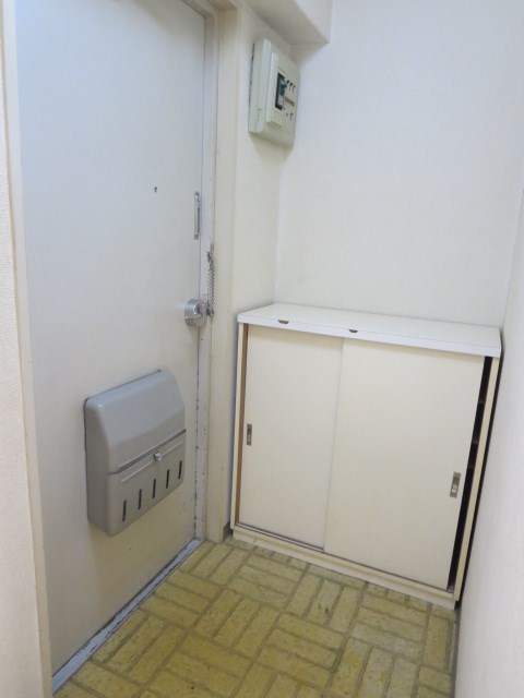 第五ママダビル南砂ハイツ 玄関