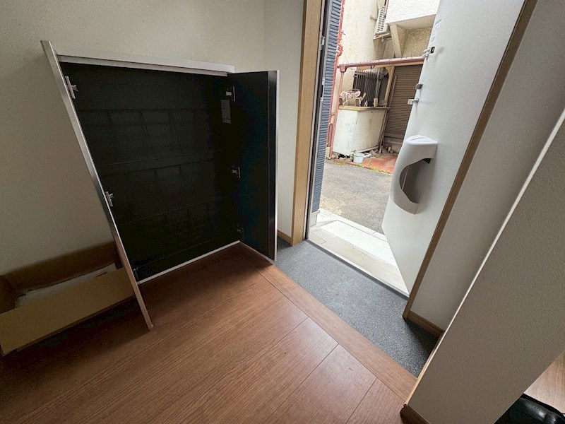 瀧アパート 玄関