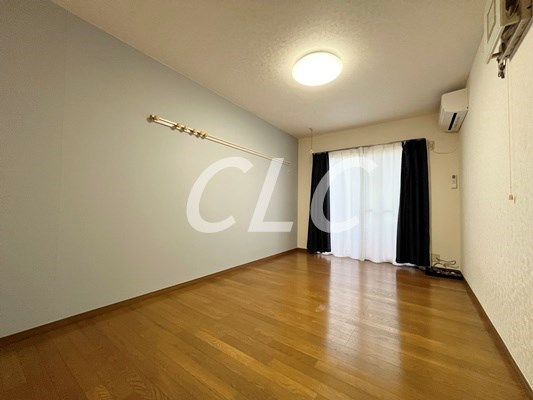 司ハイツ ベッドルーム