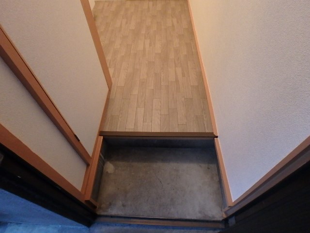 朝日荘 玄関