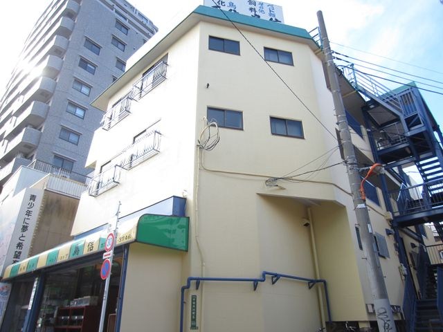 信ビル 外観